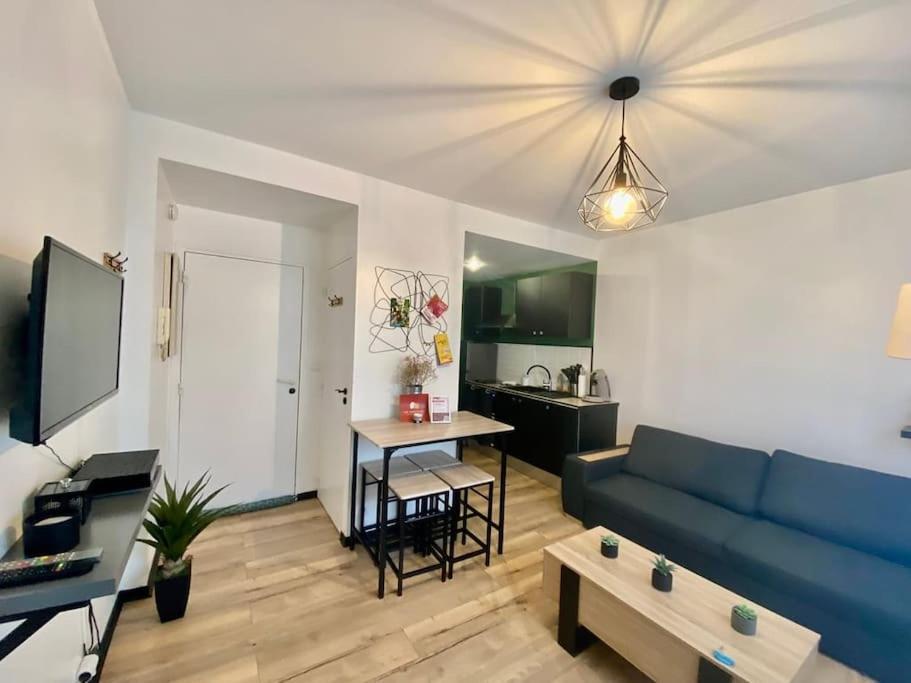 Apartment Clos Pasteur Modern For 4 People